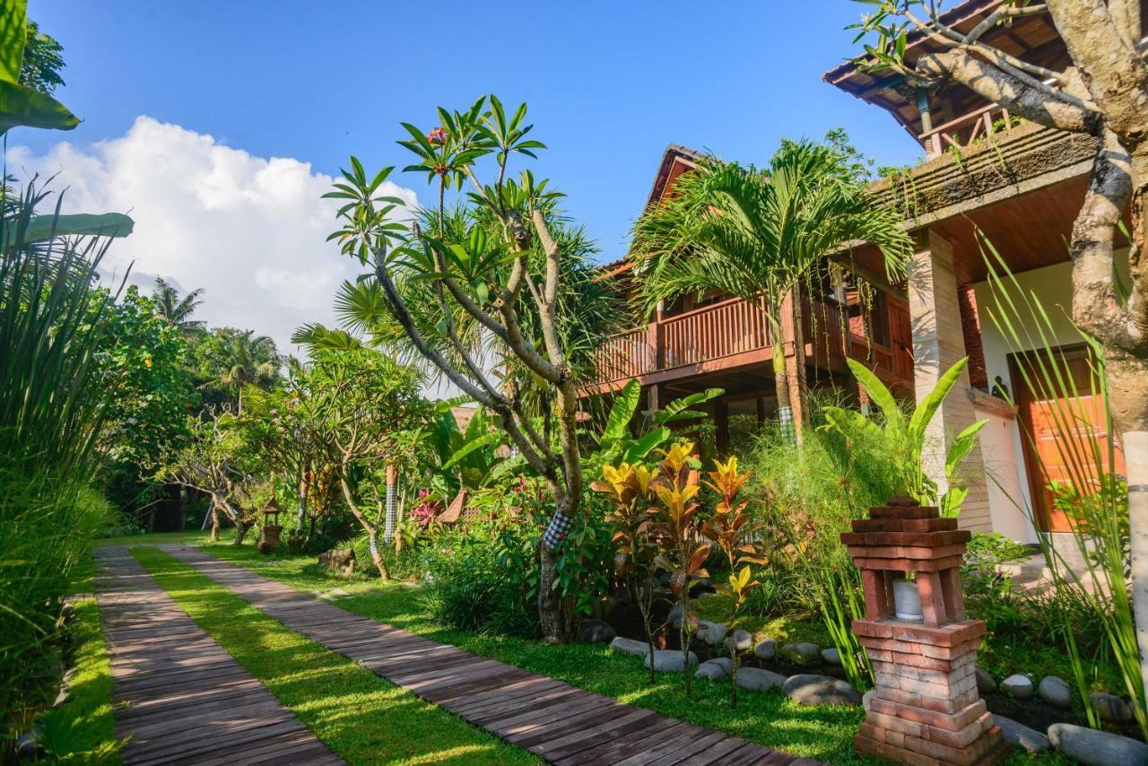 Keramas Sacred River Retreat Resort And Villa מראה חיצוני תמונה